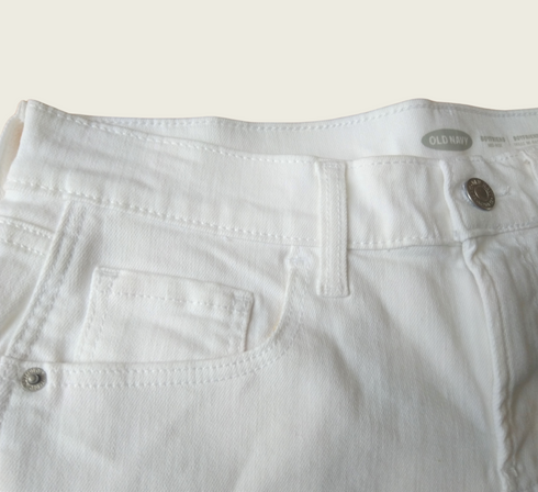 Old Navy Mid-rise Distressed Boyfriend Jean Short, Size 4 - MGworld