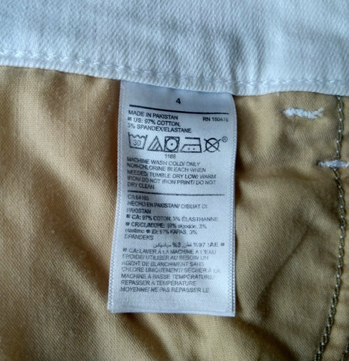 Old Navy Mid-rise Distressed Boyfriend Jean Short, Size 4 - MGworld